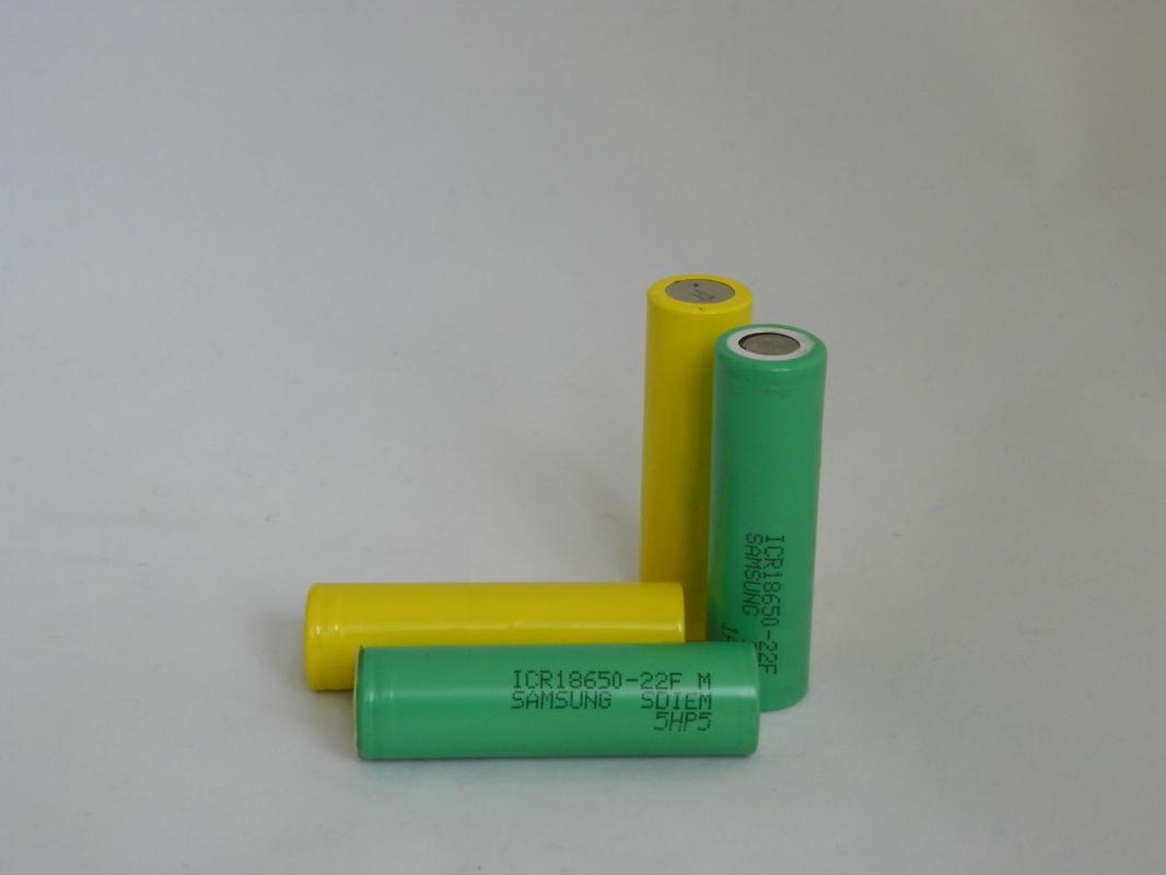 Samsung 22F 2200mAh 18650 4,4A Yenilenmiş (2400mAh)